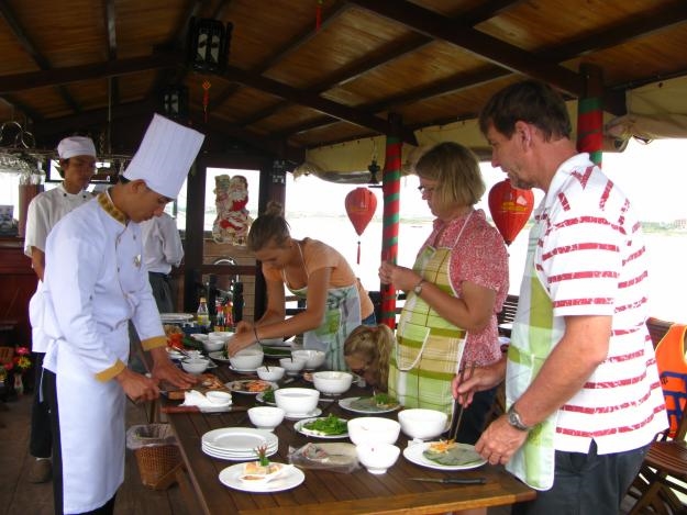 Red Bridge Cooking Class, Tour Hoi An Culinary 